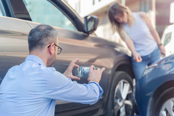 Professional Full Coverage Car Insurance technician working in McFarland, CA